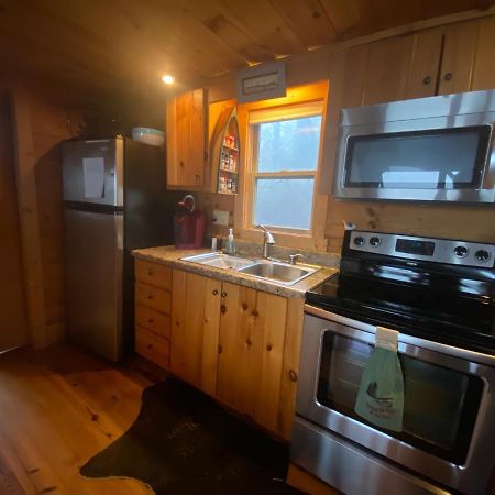 It'S Five O'Clock Here - Cozy Waterfront Cabin With A Hot Tub On The Blue Ridge Parkway! Pet Friendly Fancy Gap Exterior foto