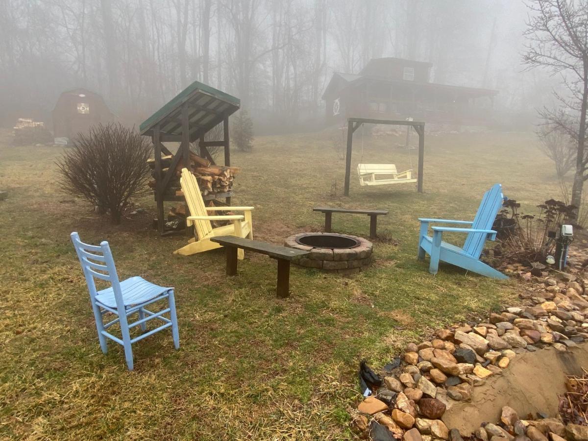It'S Five O'Clock Here - Cozy Waterfront Cabin With A Hot Tub On The Blue Ridge Parkway! Pet Friendly Fancy Gap Exterior foto