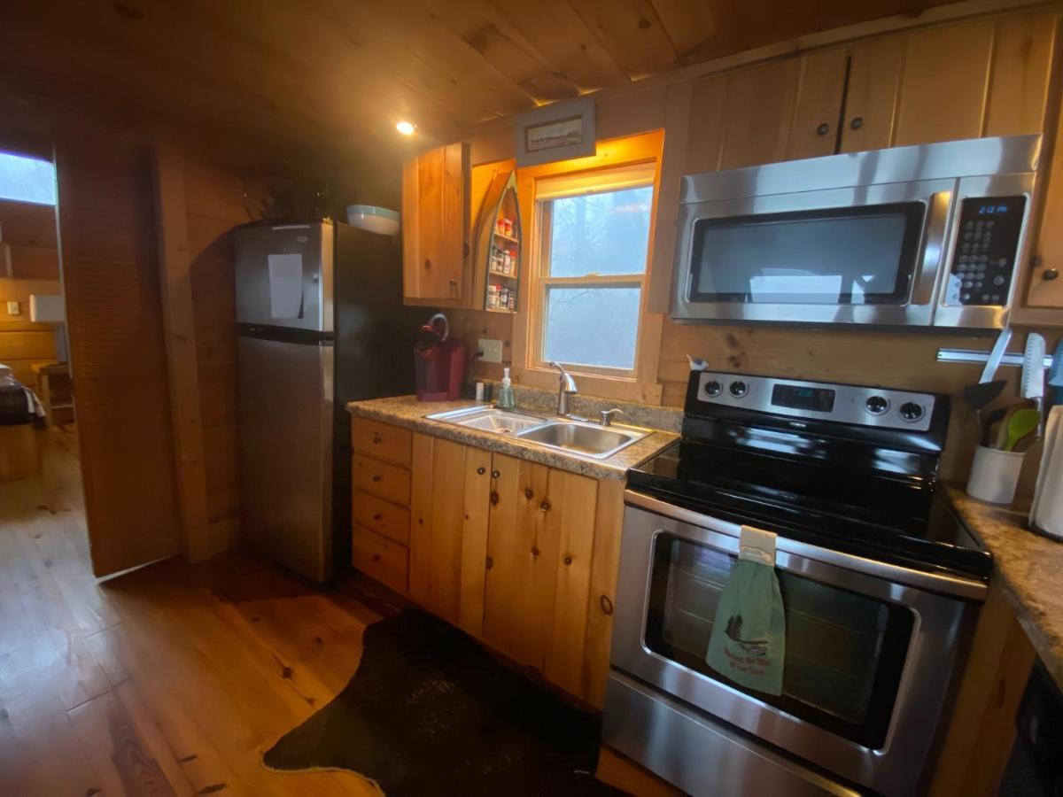 It'S Five O'Clock Here - Cozy Waterfront Cabin With A Hot Tub On The Blue Ridge Parkway! Pet Friendly Fancy Gap Exterior foto