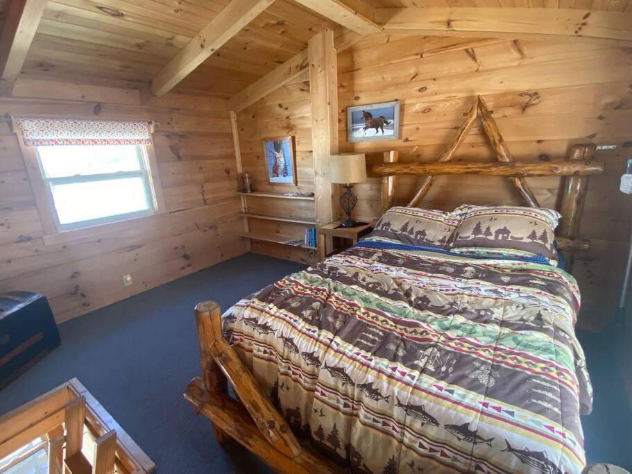 It'S Five O'Clock Here - Cozy Waterfront Cabin With A Hot Tub On The Blue Ridge Parkway! Pet Friendly Fancy Gap Exterior foto