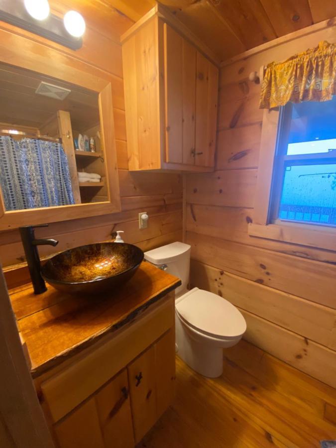 It'S Five O'Clock Here - Cozy Waterfront Cabin With A Hot Tub On The Blue Ridge Parkway! Pet Friendly Fancy Gap Exterior foto